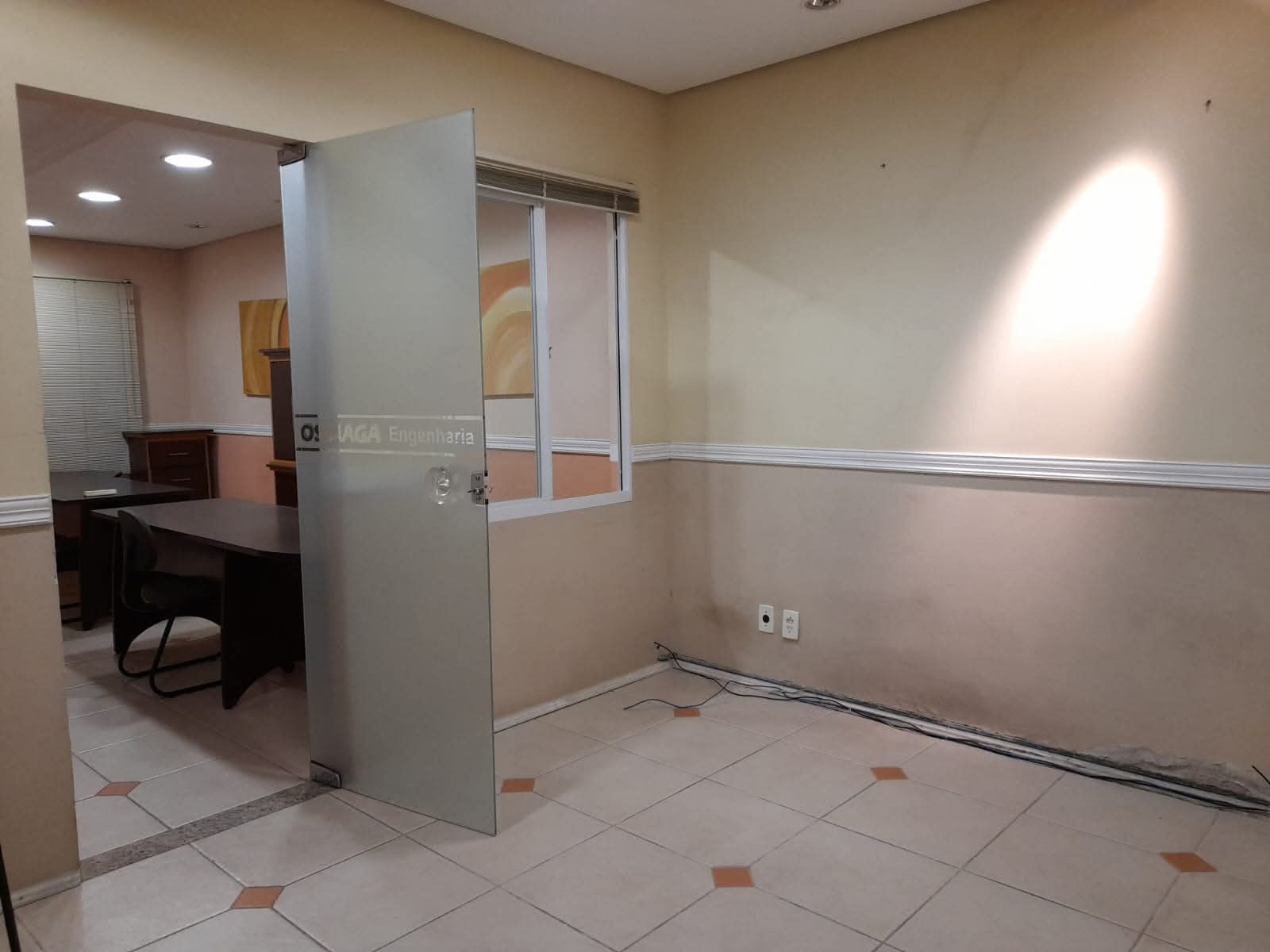 Prédio com deposito