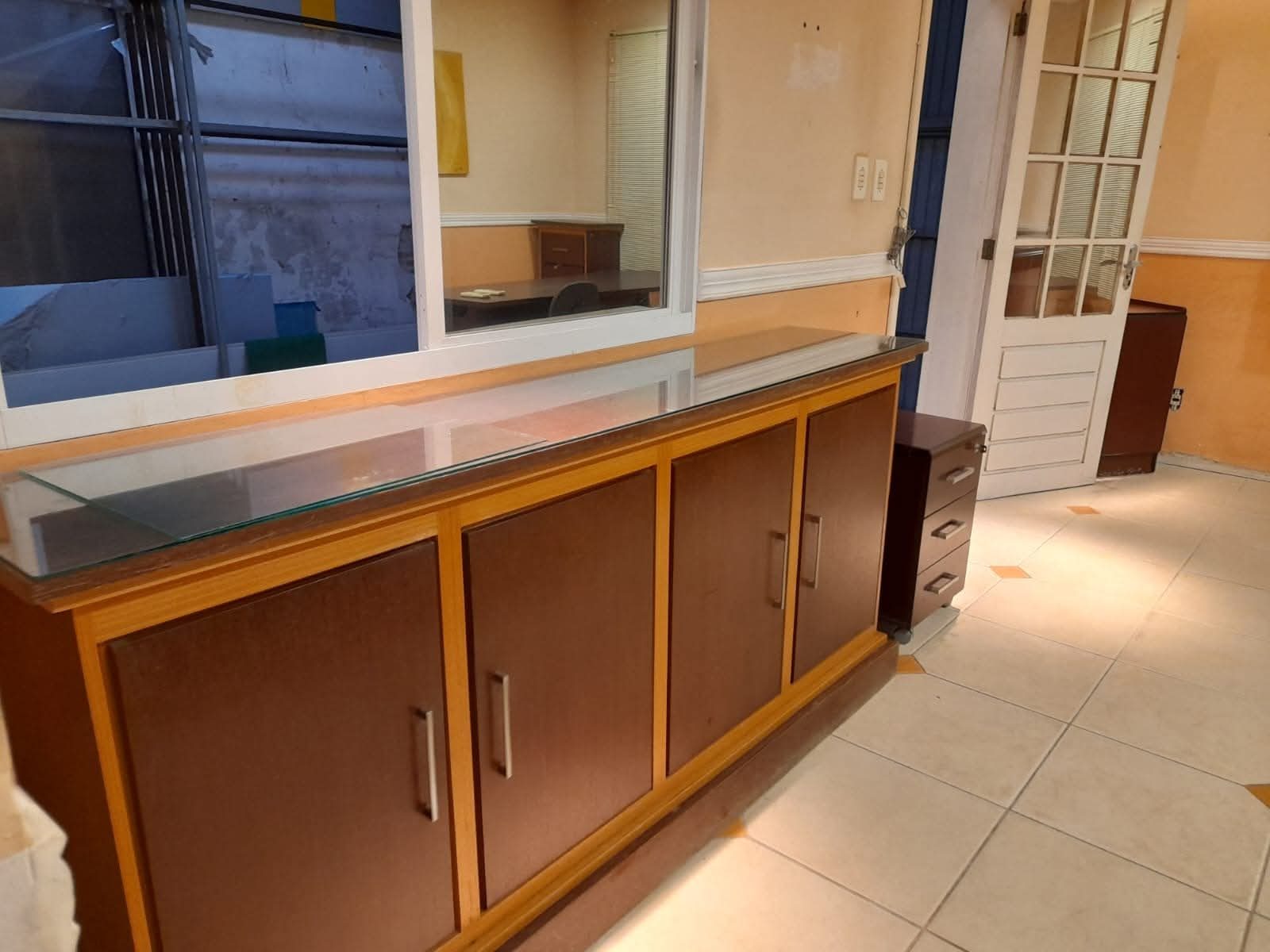 Prédio com deposito