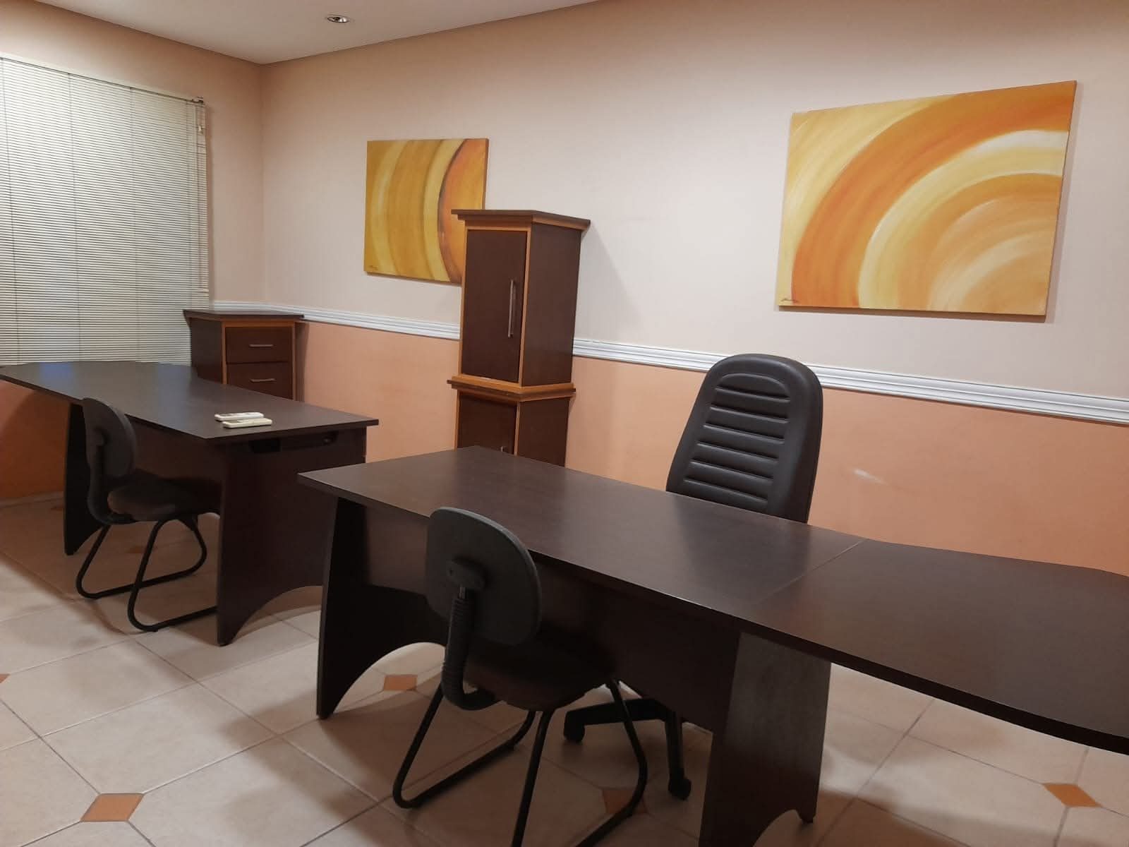 Prédio com deposito